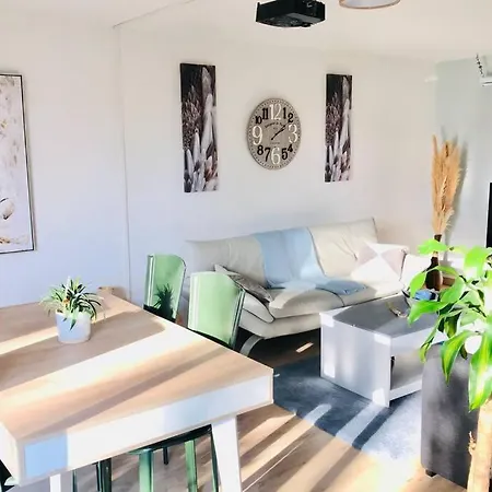 شقة Bel Bien Place Terrasse Jardin Et Parking *